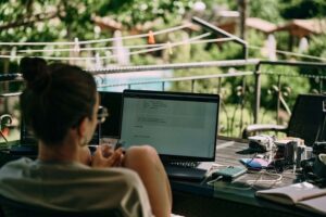 Embracing Freedom: A Guide to Thriving in the Digital Nomad World 1